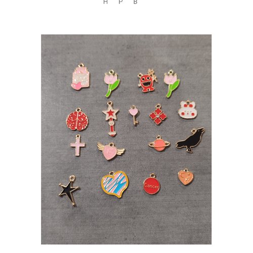 Assortiment de 16 breloques métal