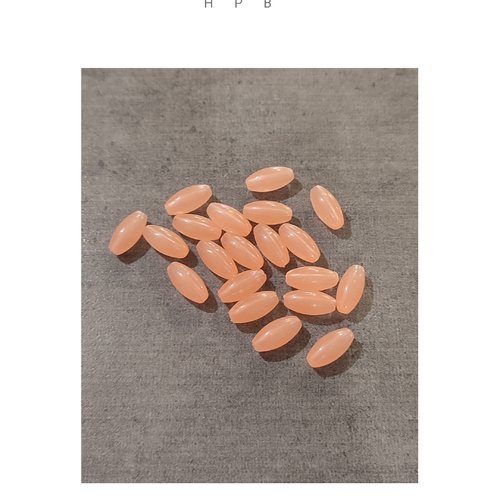 Lot de 20 perles acryliques grain de riz