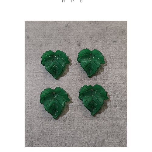 Lot de 4 perles acryliques feuilles