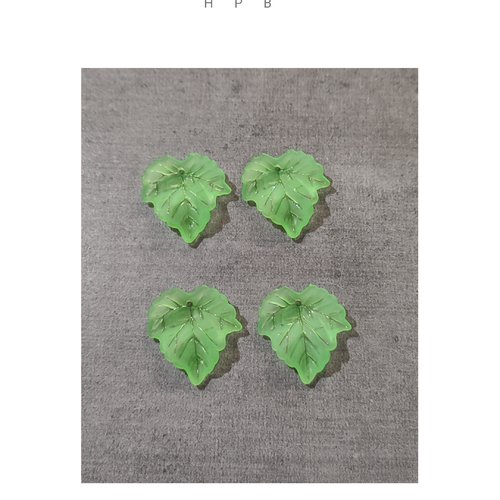 Lot de 4 perles acryliques feuilles