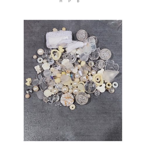 Assortiment de 100 éléments blancs et écrus