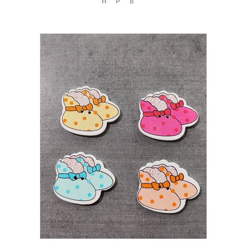 Assortiment de 4 boutons en bois