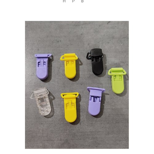 Assortiment de 7 attaches clips plastiques