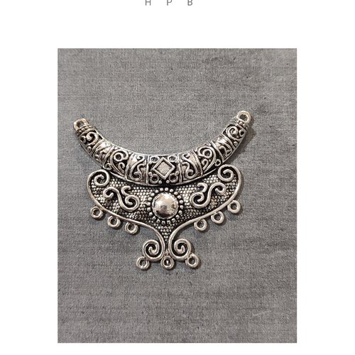 Pendentif plastron ou connecteur en métal argenté