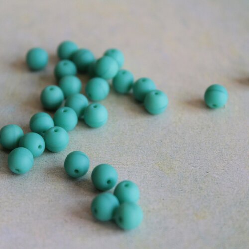 20 perles rondes vertes anciennes en céramique de france de 6 mm, 2377
