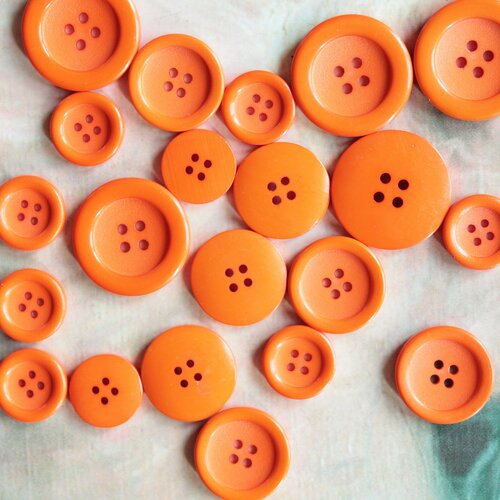 24 boutons vintage orange, fournitures orange pour création textile, 22 mm, 18 mm, 14 mm, 1418