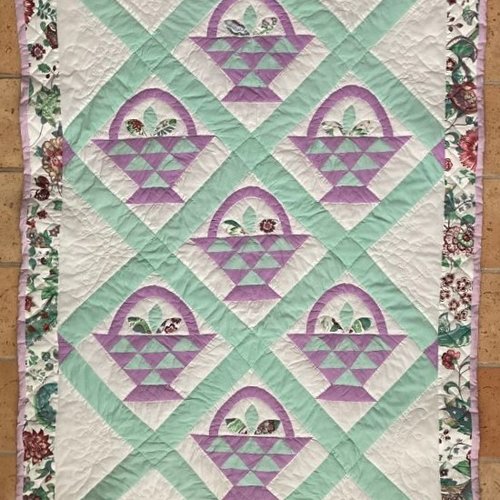 Quilt patchwork panneau tableau mural en tissu 92 cm x 138 cm paniers baskets mauve et vert amande neuf