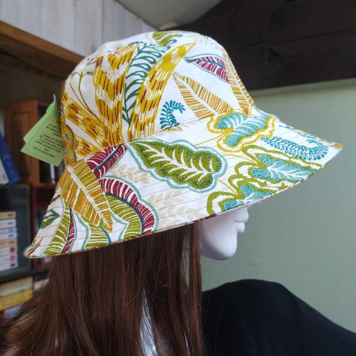 Chapeau bob à larges bords voynich orange et vert