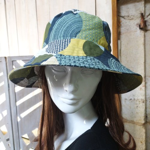 Chapeau bob à larges bords vert 70's