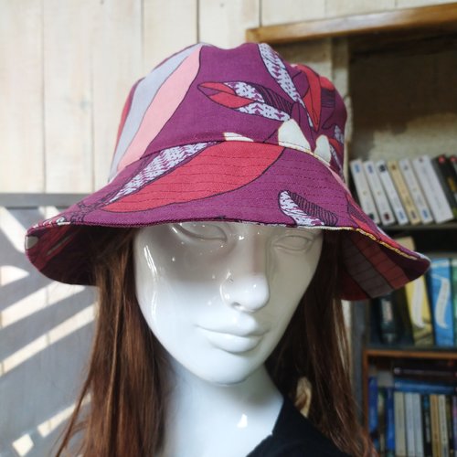 Chapeau bob prune grosses fleurs