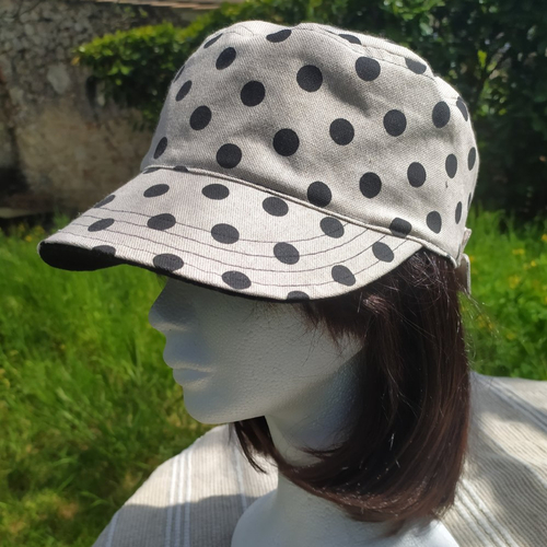Casquette beige effet lin pois noirs