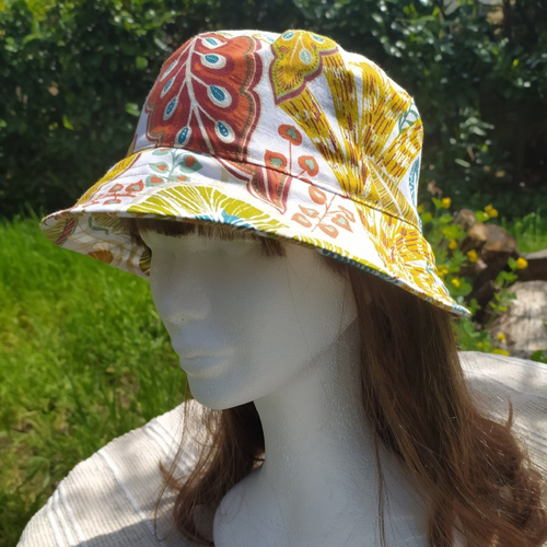 Chapeau bob  voynich orange et vert