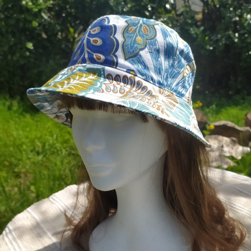 Chapeau bob voynich bleu