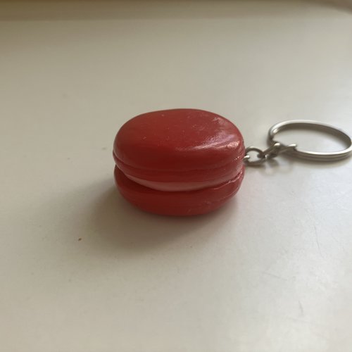 Porte clés macaron rouge