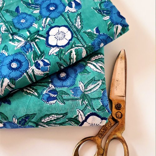 Tissu à la coupe 110 cm de largeur coton inde imprimé à la main block print coton indien fleurs indiennes vert émeraude bleu blanc