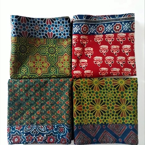 Tissu/coupon indien 50x50cm block print fat quarter rouge vert marine fleurs inde
