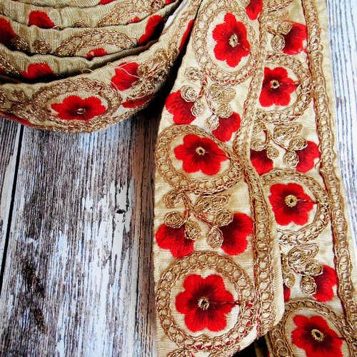 Galon indien tissé fleurs inde largeur 5 cm scrapbooking mercerie couture customisation beige rouge fils doré coquelicot