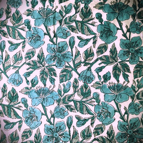 Tissu indien à la coupe coton inde imprimé main block print coton fleurs bleu turquoise blanc gris