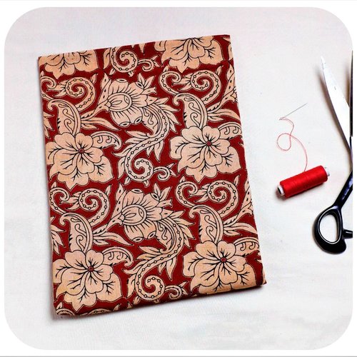 Coupon tissu indien 75 x 110 cm voile de coton imprimé à la main block print coton fleurs rouge ecru