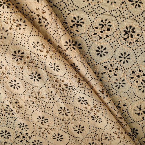 Tissu indien à la coupe 110cm de largeur coton inde brodé ajouré imprimé main block print coton fleurs beige noir