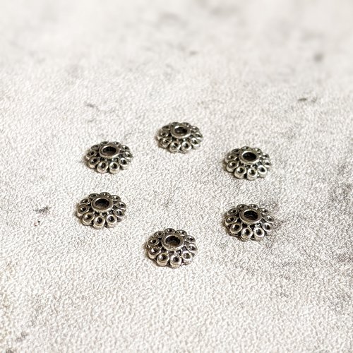 15 petites coupelles calottes fleur métal argenté pour perles de 5 mm