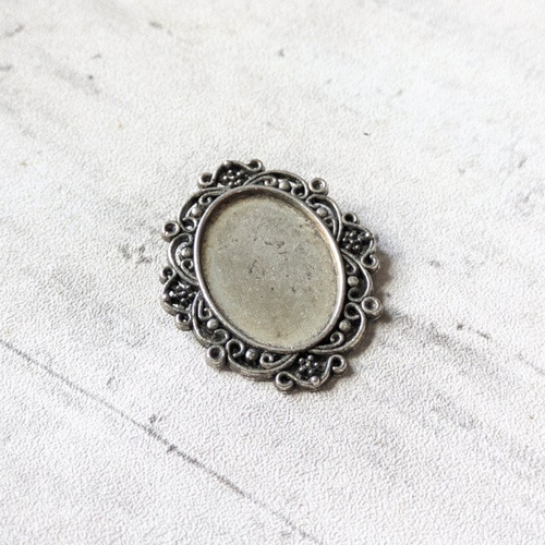 Pendentif support pour cabochon métal argenté style rétro baroque 38x31 mm x1