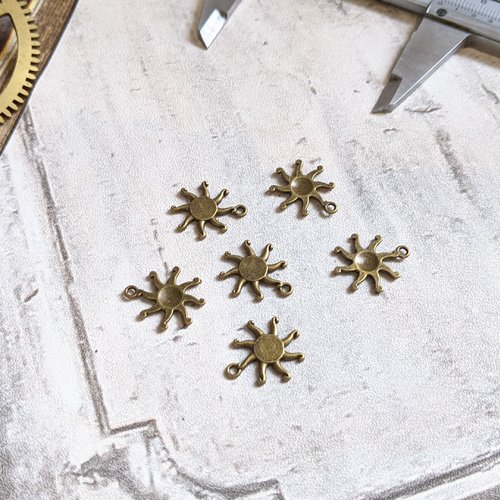 Breloques pendentifs petits soleils métal bronze 19 x 15 mm x7