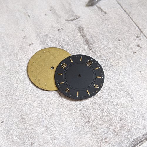 Cadrans de montre noir mat et doré pour bijoux steampunk scrapbooking 29 mm x2