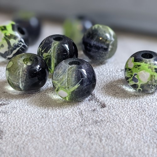 Perles verre noir tréfilé blanc et vert clair 6mm x20