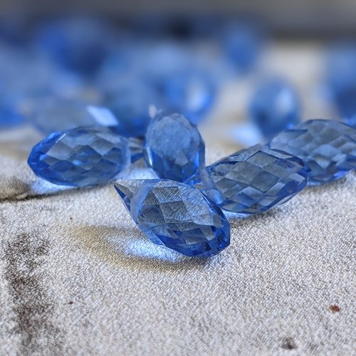 Perles briolettes goutte à facette en cristal de verre bleu cyan 12x6mm x5