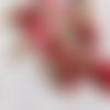 Pompon en suédine rouge calotte plastique doré 10x37 mm x1