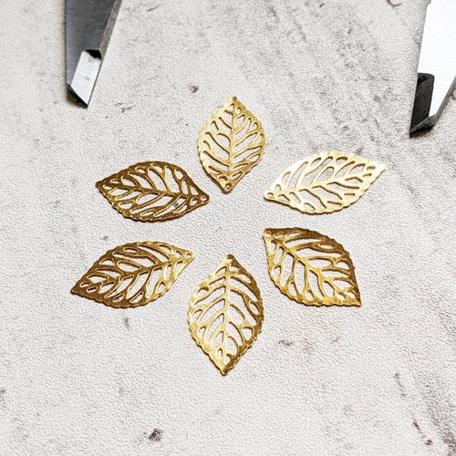 Estampes breloques pendentifs feuilles filigrane cuivre doré 24x14mm x10