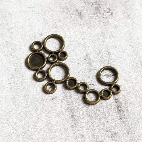 Pendentif connecteur pour collier ou à coller métal bronze amas de bulles ou ronds 59x35mm x1