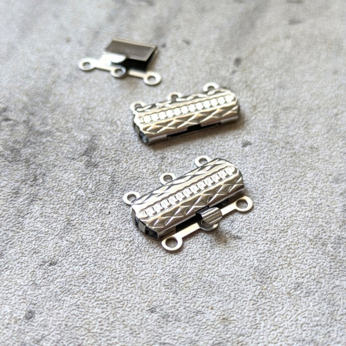 Fermoirs clips multirangs acier inoxydable argent motif géométrique 19.5x11mm x5