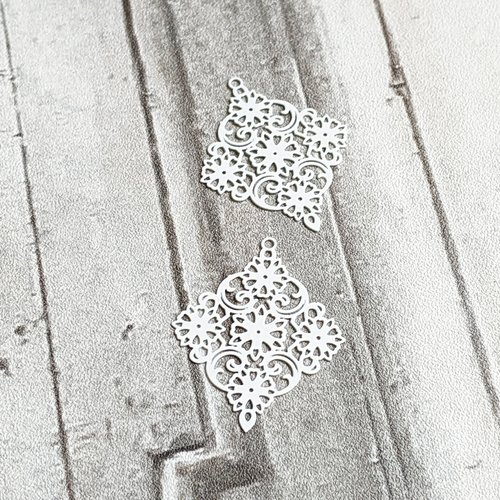 Estampes pendentifs breloques losange filigrane fleurs blanc émail 38x30mm x2