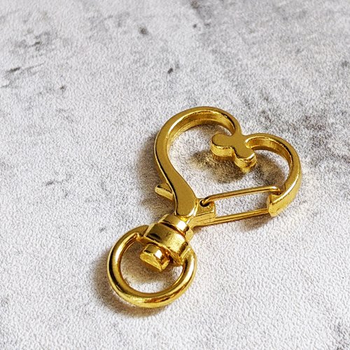 Support porte-clés ou bijou de sac métal doré forme coeur x1
