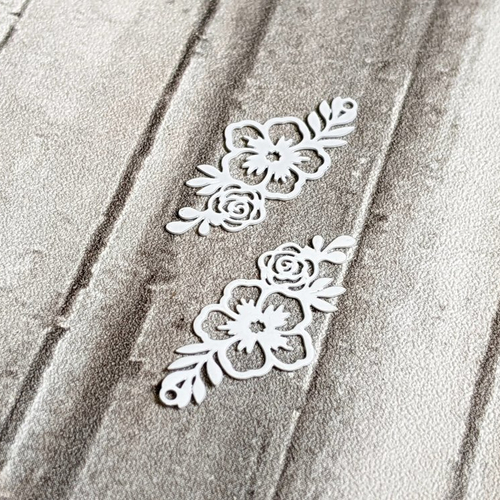 Estampes breloques fleurs cuivre émaillé blanc 34x15mm x2