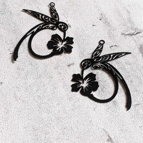Estampes breloques pendentifs fleur oiseau colibri émail noir filigrane 38x27mm x2