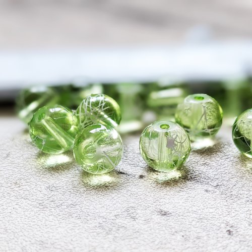 Perles verre vert clair tréfilé blanc 8 mm x11