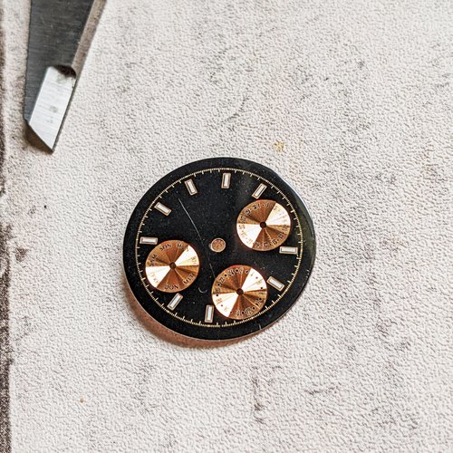 Cadran de montre rond noir brillant et doré chronographe 25mm x1