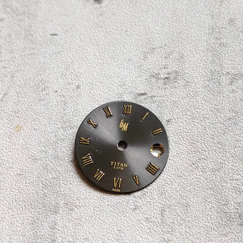 Cadran de montre rond gris carbone et doré métallisé chiffres romains cabochon 20mm x1