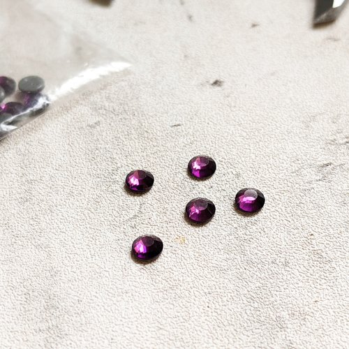 15 strass en verre violet mauve aubergine thermocollant hotfix 5 mm
