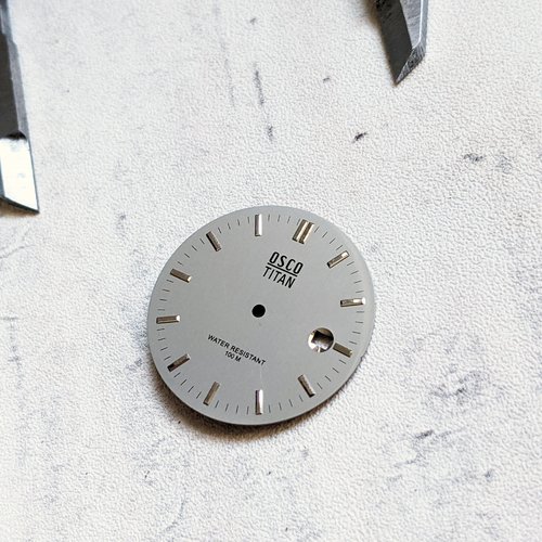Cadran de montre rond ou cabochon plat gris aluminium argent 30mm x1