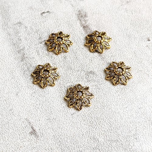 10 coupelles calottes doré fleur étoile métal ajouré pour perles diamètre 10mm