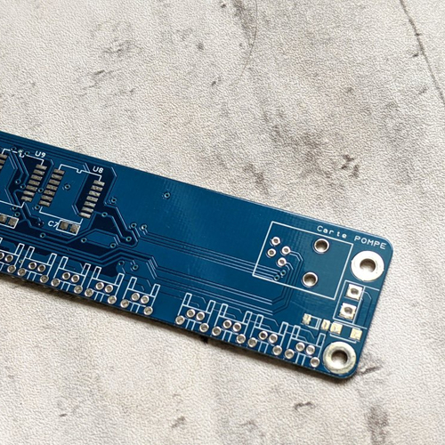 1 circuit imprimé bleu argent scrapbooking découpe thème électronique 29x135mm