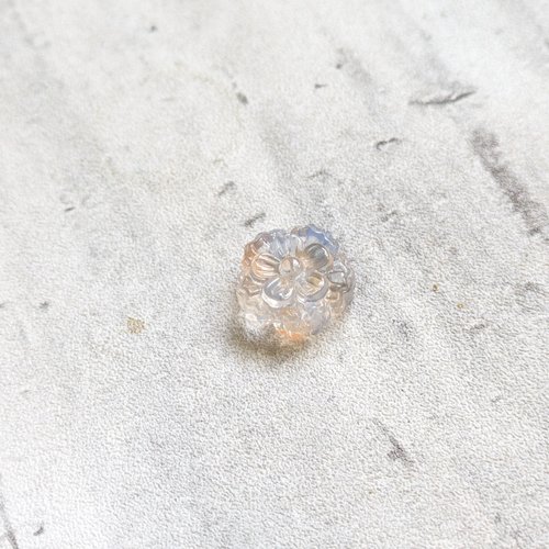 Perle verre fleur relief 15 mm reflets bleutés transparent x1