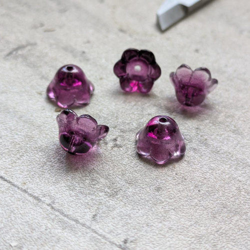 Perles fleurs coupelles calottes verre lampwork violet 11x8mm x5