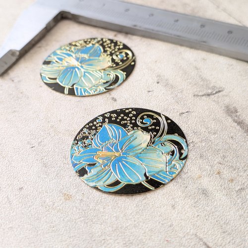 Estampes pendentifs rondes laiton émail bleu noir doré fleur 30mm x2