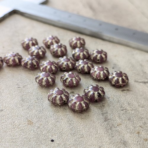 Perles fleur en verre tchèque violet aubergine et dorure argenté 9x5mm x5
