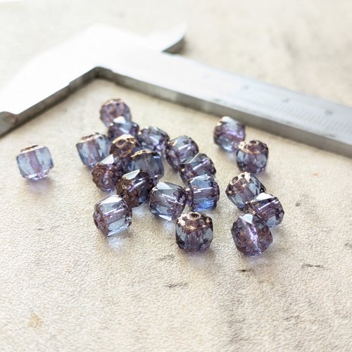Perles verre tchèque bleu violet "cathédrale" forme lanterne 6x6mm x5